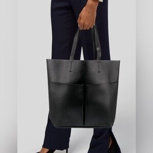 NWOT-NEIMAN MARCUS-Leather Tote Bag